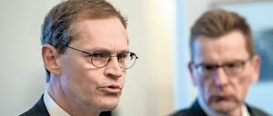 Zofften sich ordentlich: Michael Müller (SPD) und Flughafenchef Karsten Mühlenfeld. 