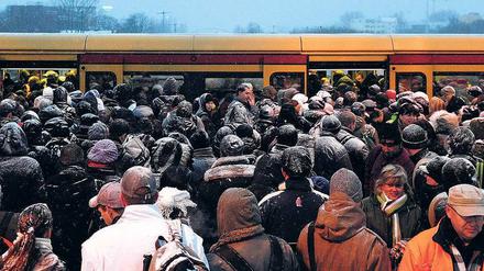 Es geht noch schlimmer. Wenn weniger Züge fahren, ist der Andrang besonders groß. 