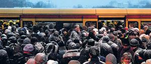 Es geht noch schlimmer. Wenn weniger Züge fahren, ist der Andrang besonders groß. 