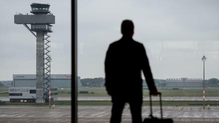 Auf den Abflug müssen Berliner noch warten. Dafür ist der Flughafenchef kreativ.
