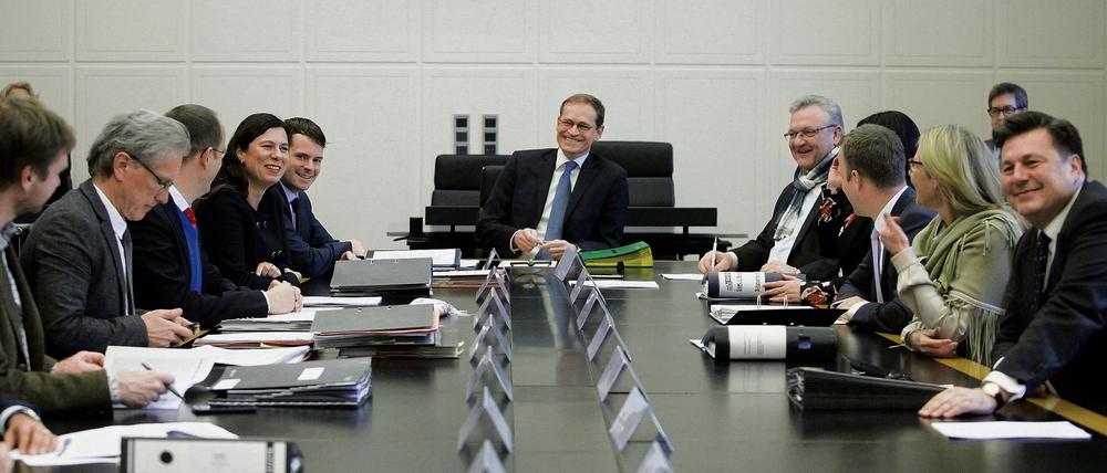 Der regierende Bürgermeister Berlins Michael Müller und die Senatoren.