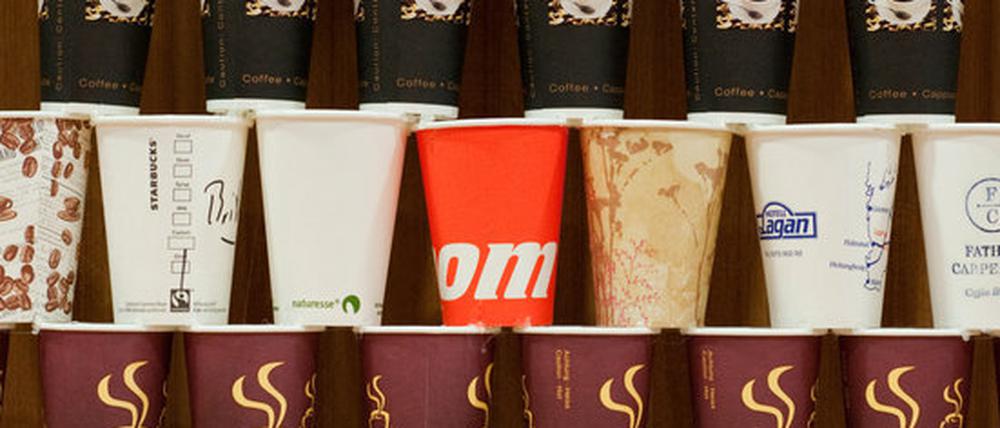 Coffee-to-go-Becher verschmutzen die Umwelt. Deswegen soll er aus dem Stadtbild verschwinden.