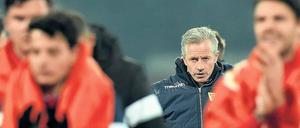Blick nach vorn. Trainer Jens Keller hat beim 1. FC Union Berlin eine aufstiegstaugliche Mannschaft geformt.  Foto: dpa/Gambarini