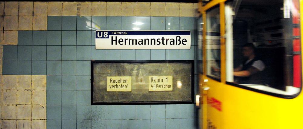 Auf dem Weg zur U8 wurde die Frau angegriffen. 