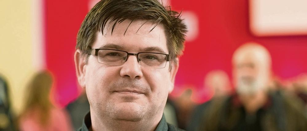 Trotz jüngst erhobener Stasi-Vorwürfe bleibt die Berliner Linke bei Holms Nominierung als Staatssekretär im rot-rot-grünen Senat.