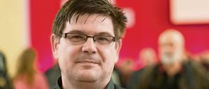 Trotz jüngst erhobener Stasi-Vorwürfe bleibt die Berliner Linke bei Holms Nominierung als Staatssekretär im rot-rot-grünen Senat.