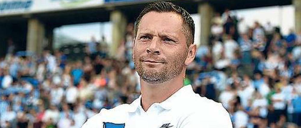 Wucht am Rand. Trainer Pal Dardai steht für Haltung und Fleiß.