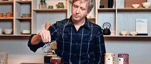 Chai puristisch: In seinen Tee gibt Jens de Gruyter nur Gewürze aus Indien. Und einen Tropfen Milch.