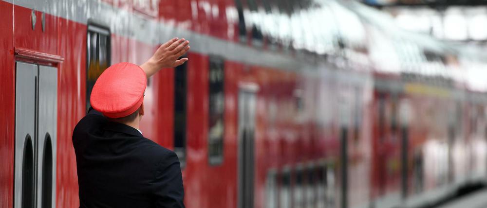 Nach dem Tarifabschluss mit der EVG ist klar: Auch an den Feiertagen wird die Bahn rollen. 