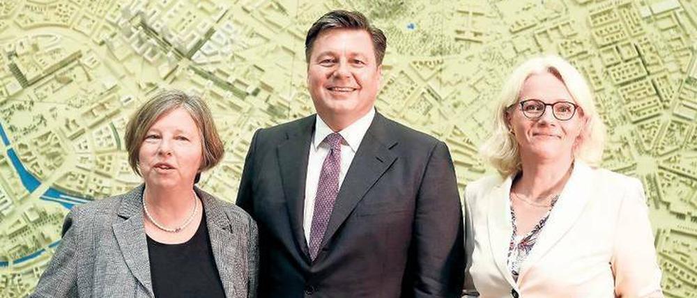 Katrin Lompscher (Linkspartei), Andreas Geisel (SPD) und Regine Günther (parteilos). (von links nach rechts) 