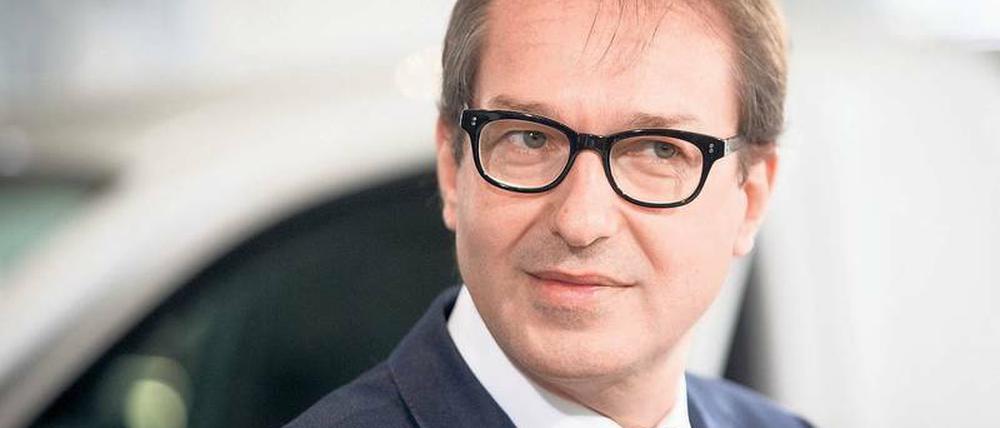 Schwere Vorwürfe. Hat Verkehrsminister Alexander Dobrindt (CSU) den Untersuchungsbericht zum Diesel-Abgasskandal geschönt? 