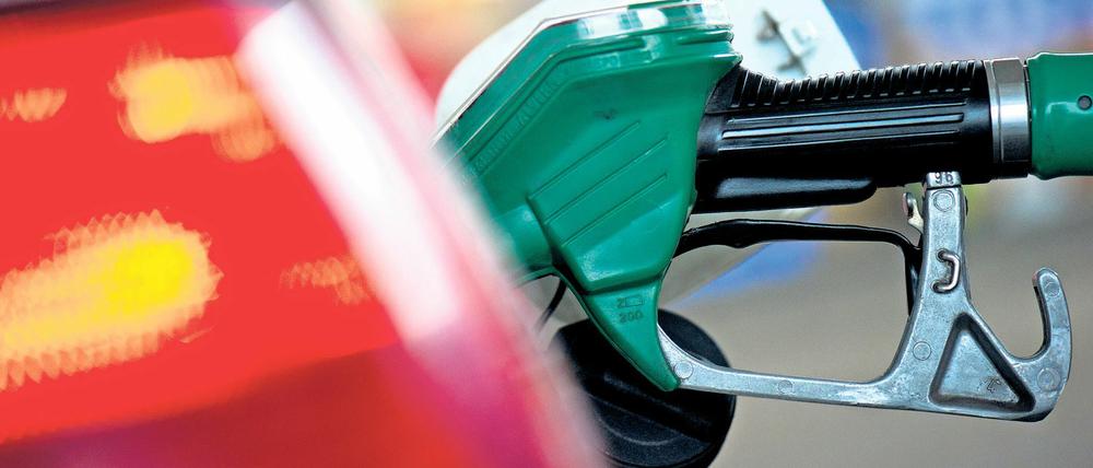 Kräftige Preissprünge im Dezember: Tanken und Heizen werden teurer. 
