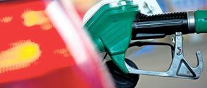 Kräftige Preissprünge im Dezember: Tanken und Heizen werden teurer.