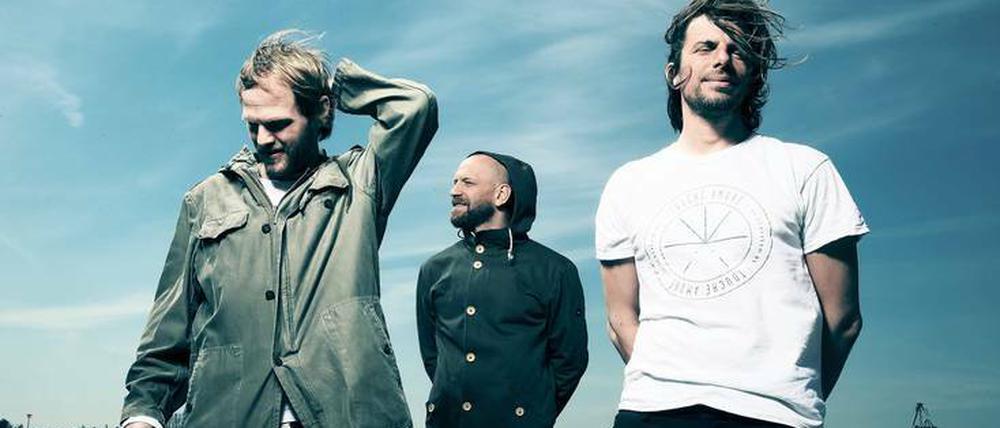 Von links nach rechts: Sänger und Gitarrist Peter Brugger, Schlagzeuger Florian Weber und Bassist Rüdiger Linhof.