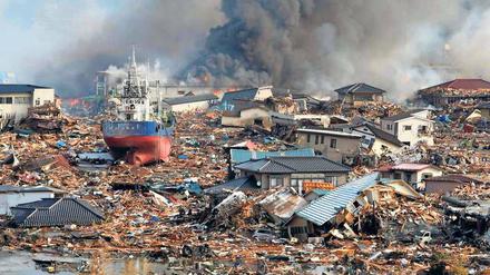 Die zerstörte japanische Stadt Kisenuma nach dem Erdbeben und dem Tsunami 2011.
