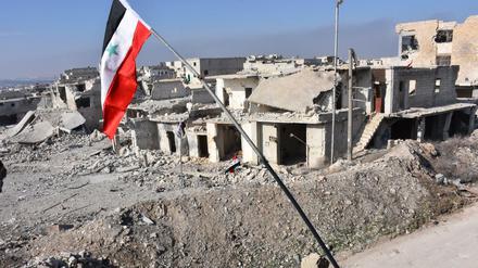 Eine syrische Fahne in Aleppo. 