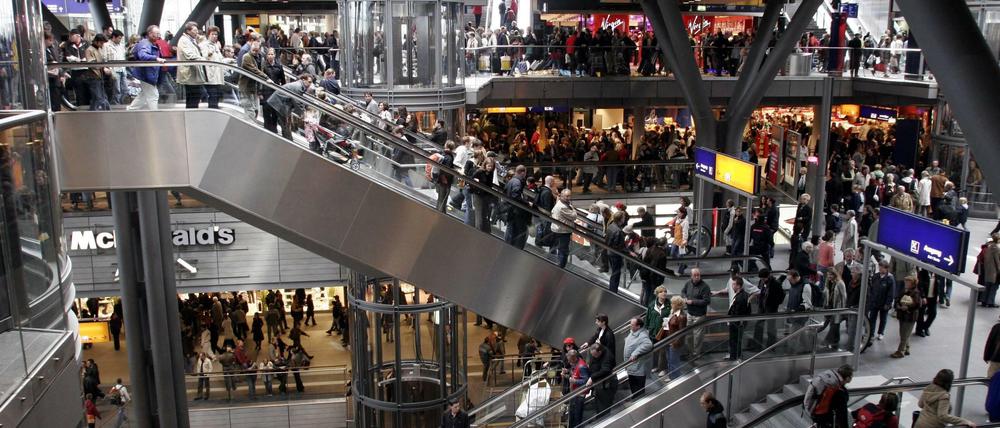 Es wird eng. Über sechzig Prozent der Menschheit leben in Metropolen. Der Zuzug ist ungebrochen.