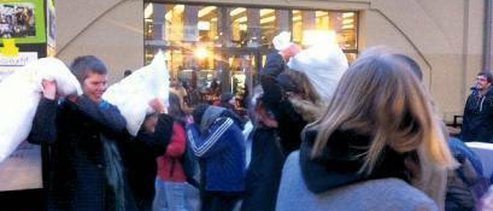 Alle gegen alle. Studierende am Grimm-Zentrum.
