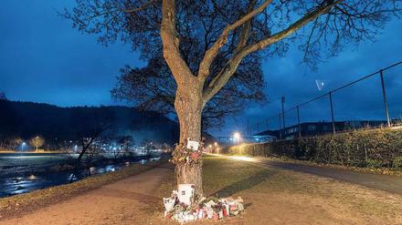 Gedenken am Tatort. Die Studentin Maria L. wurde Anfang November an der Dreisam vergewaltigt und getötet.