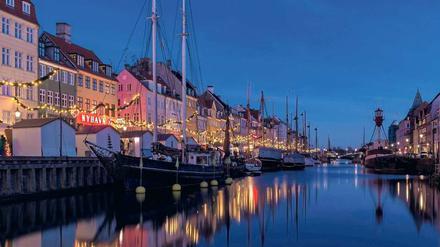 Nyhavn in Kopenhagen empfiehlt Glücksforscher Meik Wiking als besonders hyggelig.