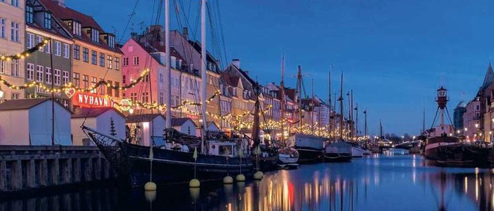 Nyhavn in Kopenhagen empfiehlt Glücksforscher Meik Wiking als besonders hyggelig. 