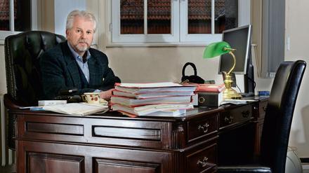 Die Abrechnung. Kriminalhauptkommissar Jörg Engelhard weiß, dass er und seine Kollegen viele Tricks nicht beweisen können.