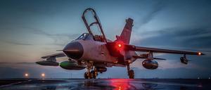 Ein Tornado der Bundeswehr im türkischen Incirlik. Die Flugzeuge sind dort im Rahmen der Anti-IS-Mission stationiert. 
