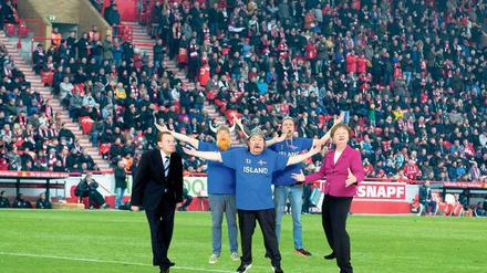 Fabulöse Fünf. Hannes Heesch, Horst Evers, Manfred Maurenbrecher, Bov Bjerg und Christoph "Angela" Jungmann (v.l.).