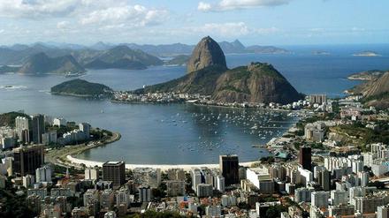 Rio De Janeiro. Der Blick von oben, auf die Küste.
