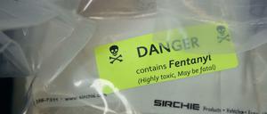 Diese sichergestellten Fentanyl-Pakete wurden in Vancouver der Presse vorgestellt.