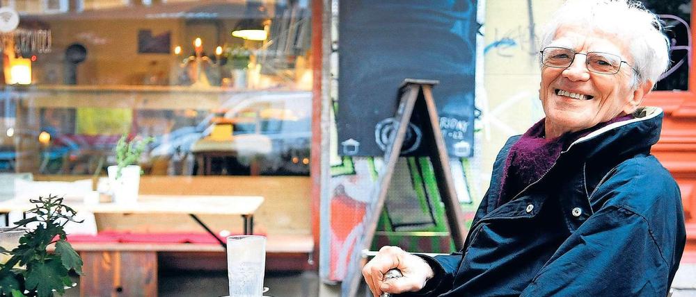 Grünen-Politiker Hans-Christian Ströbele, hier in einem Café in Kreuzberg, will 2017 nicht erneut für den Bundestag kandidieren.