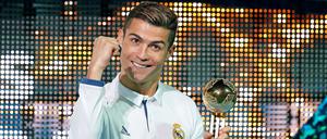 Ich habe den ... äh, wir haben den Pokal. Cristiano Ronaldo.
