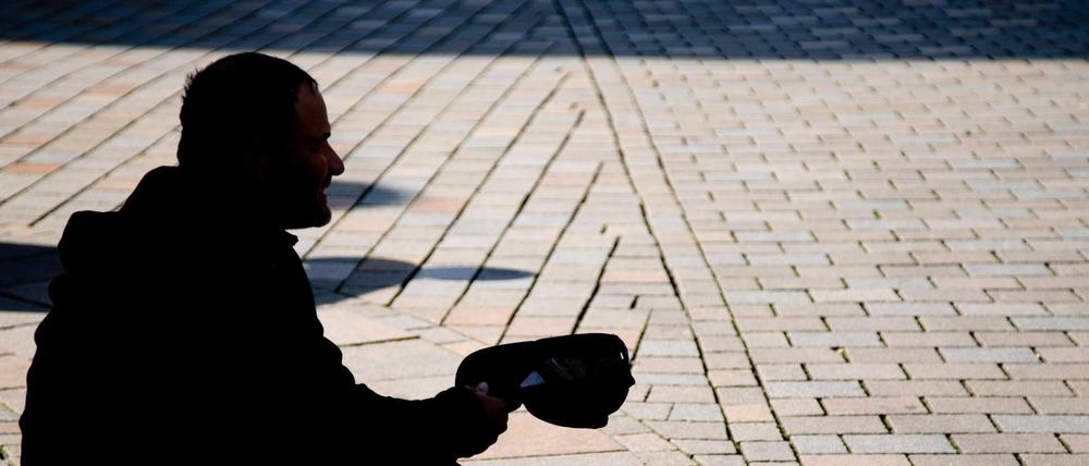 Die Bundesregierung hat den Armutsbericht in einigen Passagen entschärft.