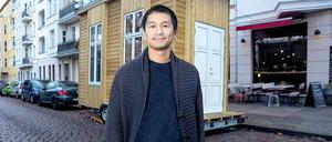 Van Bo Le-Mentzel hat eine Wohnung entworfen, die winzig, dafür aber günstig ist. Doch nicht jeder glaubt, dass das experimentelle Konzept in Berlin funktionieren könnte.