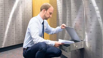 Edelmetalle, Schmuck, Erbstücke und Dokumente werden gerne im Schließfach gelagert. Den Inhalt seines Schließfachs kennt nur der Kunde. 