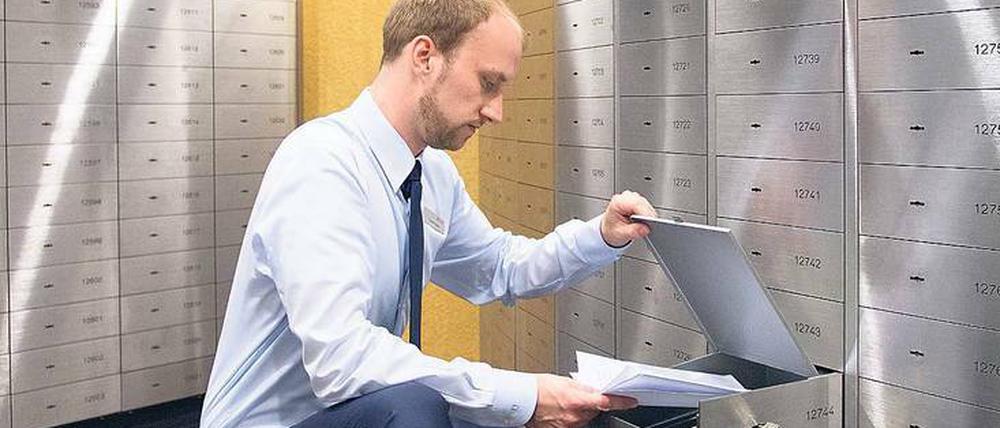 Edelmetalle, Schmuck, Erbstücke und Dokumente werden gerne im Schließfach gelagert. Den Inhalt seines Schließfachs kennt nur der Kunde. 