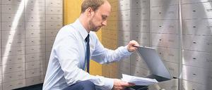 Edelmetalle, Schmuck, Erbstücke und Dokumente werden gerne im Schließfach gelagert. Den Inhalt seines Schließfachs kennt nur der Kunde. 