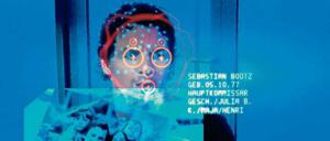 „HAL“, den „Tatort“ um Big Data hat Niki Stein nach eigenem Drehbuch inszeniert. Der gebürtige Essener gehört zu den profiliertesten Regisseuren und Autoren des ARD-Krimis. Für den Film „Bis nichts mehr bleibt“ erhielt er den Bayerischen Fernsehpreis.