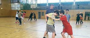 Zehn Monate war die Jahn-Sporthalle eine Flüchtlingsunterkunft. Nun findet hier wieder Schulsport statt.