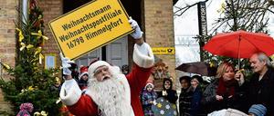 Geschenke für den schönsten Wunschzettel: Der Weihnachtsmann in Himmelpfort. 
