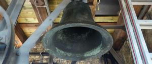 Seit Herbst hängt die Vaterunser-Glocke wieder an ihrem ursprünglichen Platz in der Johanneskirche in Schlachtensee