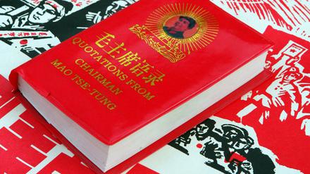 Was ist klein, rot und von Mao? "Die Worte des Vorsitzenden Mao Tse-Tung" hatten für viele Menschen den Status einer Bibel - die Auflage kam der Bibel nahe. 