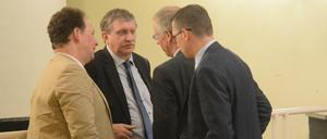Im Kreise seiner Fraktionskollegen von der AfD: Bernd Pachal bei der BVV in Marzahn-Hellersdorf.
