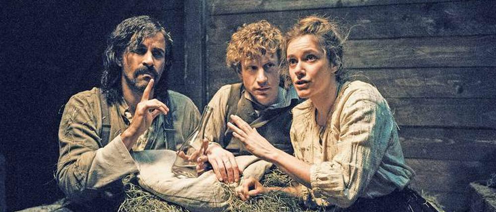 Auf den Gotthard! In Göschenen stoßen Tommaso (Pasquale Aleardi, l.), Max (Maxim Mehmet) und Anna (Miriam Stein) aufeinander und werden unzertrennliche Freunde.