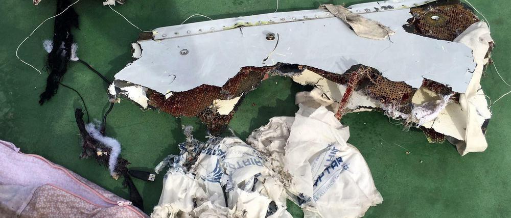 Absturz über dem Mittelmeer: Trümmer der Maschine von Egyptair