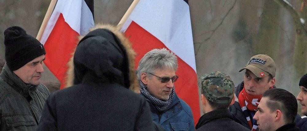 In zweifelhafter Gesellschaft. Gerald Hübner, Mitarbeiter des LKA Berlin, engagiert sich bei "Pegida Havelland".