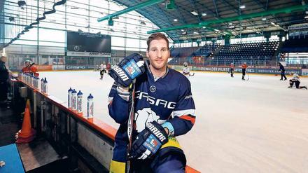 Arbeiten für die großen Auftritte. Drei von sieben Titeln hat André Rankel mit den Eisbären noch im Wellblechpalast gewonnen, seit 2008 spielen die Berliner in der Arena am Ostbahnhof. 