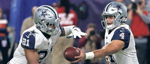 Ezekiel Elliott (links) und Dak Prescott.