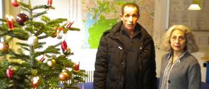 Mohamed Abu Hmeda ist Flüchtling, Gauhar Beslim Leiterin des Heims am Kaiserdamm.