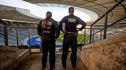 Das Olympiastadion öffnet am Mittwoch 90 Minuten vor Spielbeginn, also um 18.30 Uhr.